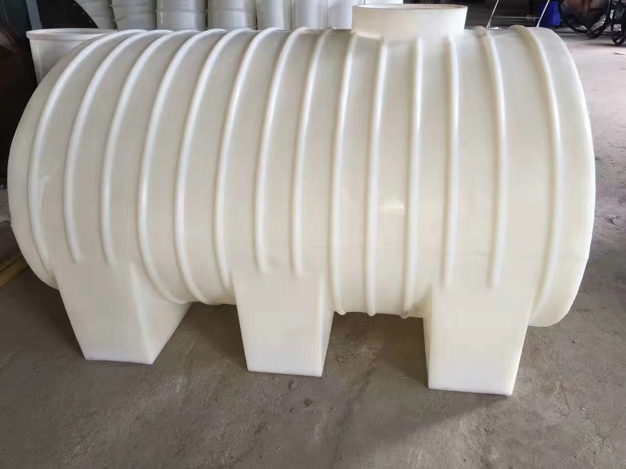 臥式3噸5噸塑料桶，塑料水塔